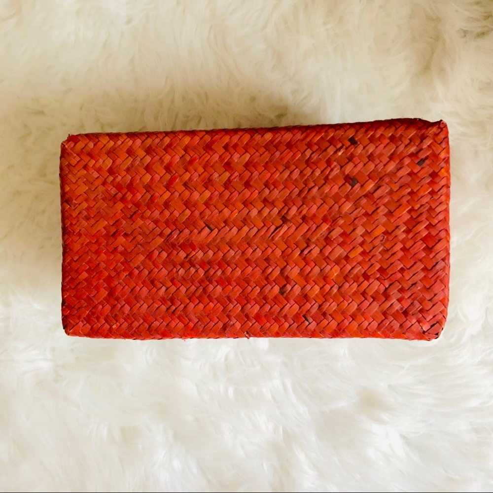 Small Weaved Rectangular Container - Picture 3 of 15